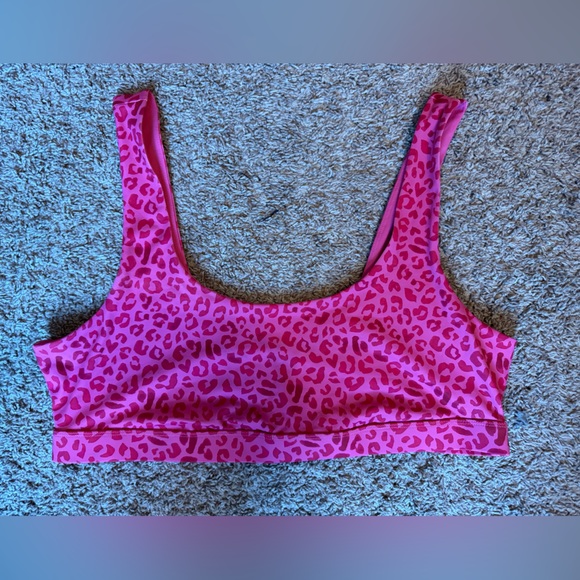Fabletics Low Impact Sports Bra - Picture 1 of 2